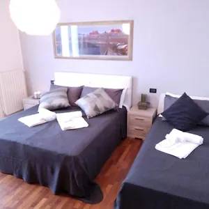 Black And White Apartament
